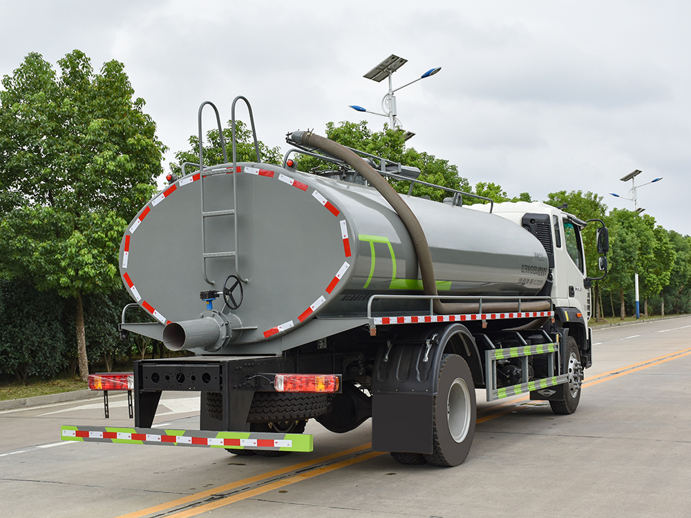 CLT5181GXEBJ6型吸糞車