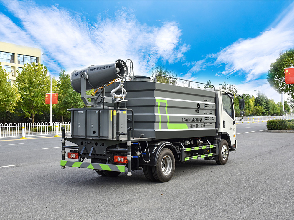 福田藍(lán)牌7方抑塵車(chē)